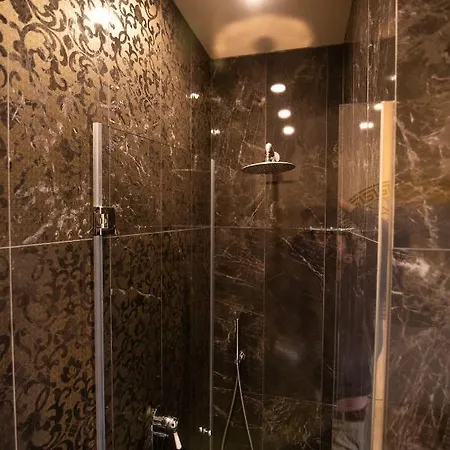 Noble Floor - Panoramic Luxury 루카