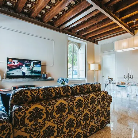 Noble Floor - Panoramic Luxury