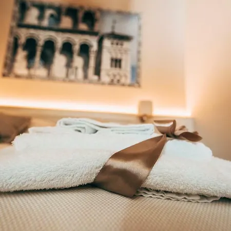 Noble Floor - Luxury Apartment